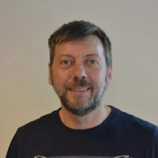 Aangezicht van Dirk Van Geertruyen, de adjunct-directeur van de school